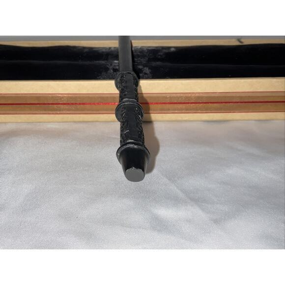 The Noble Collection Harry Potter Professor Snape Wand in Ollivander's Box - Picture 9 of 12